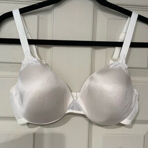Olga Shimmery White with Lace Appliqué Accent Bra